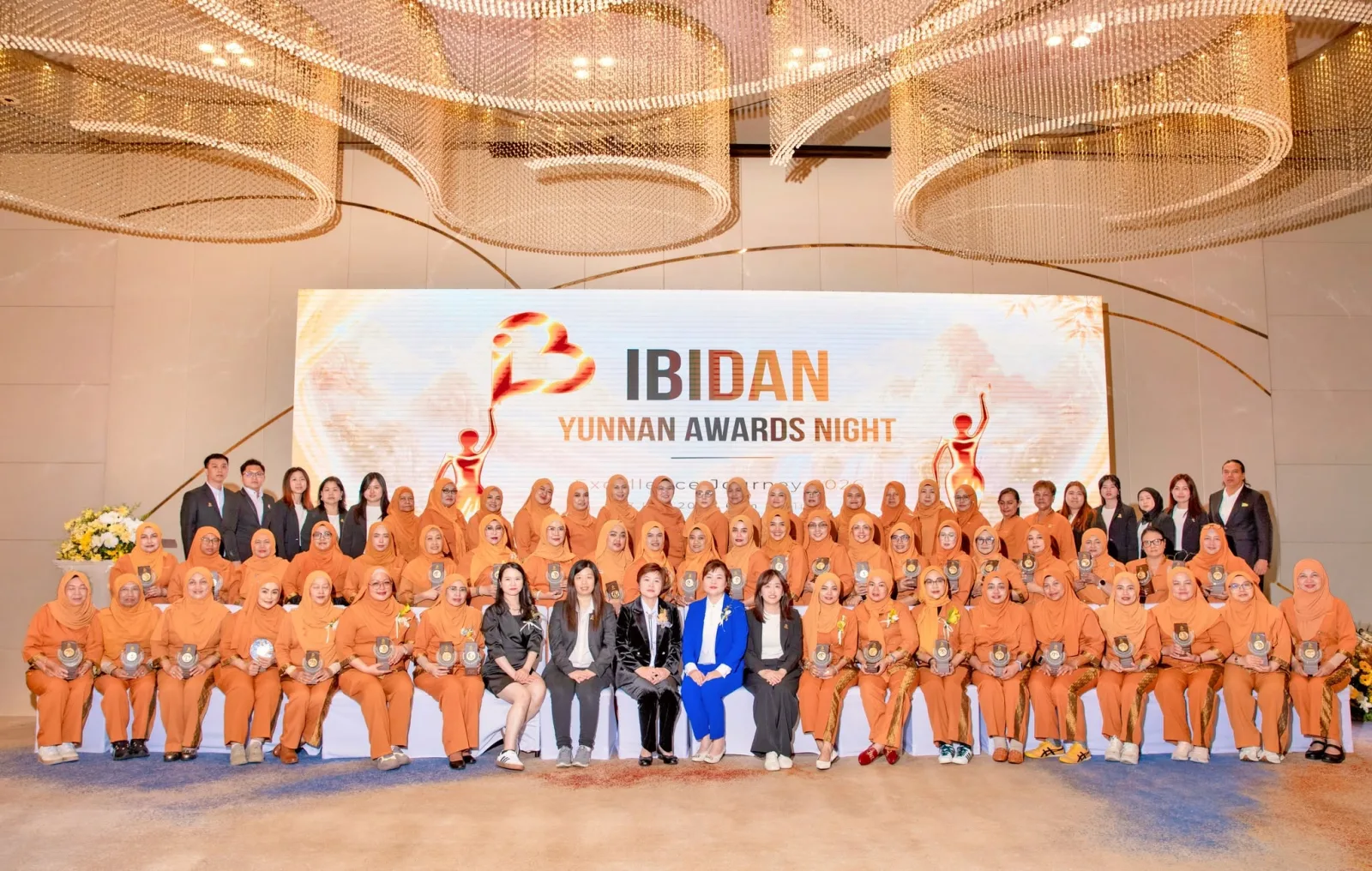 iBidan Yunnan Awards Night group photo